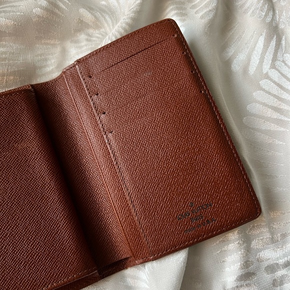 Louis Vuitton Wallet - Picture 7 of 16